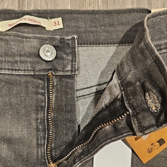 Levi's Black Denim Women Shorts - Picture 4 of 9